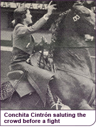 Conchita Cintrón saluting the crowd before a fight